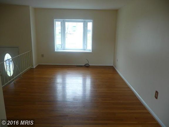 4th image of 23 Meadow Ln