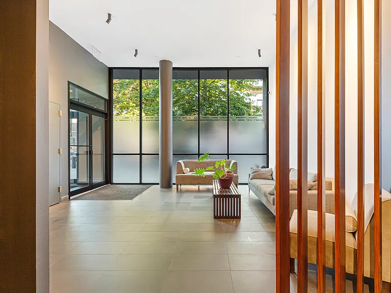 111 Monroe St #2D — Photo 2