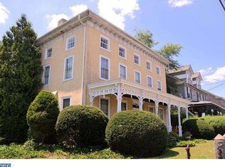 18 Mainland Rd, Harleysville, PA 19438