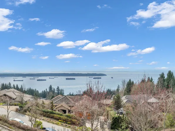 2575 Garden Ct, West Vancouver, BC V7S 0A2