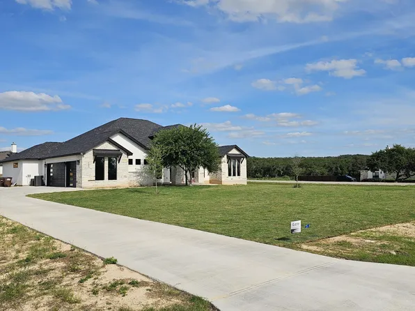 699 James Way, Castroville, TX 78009