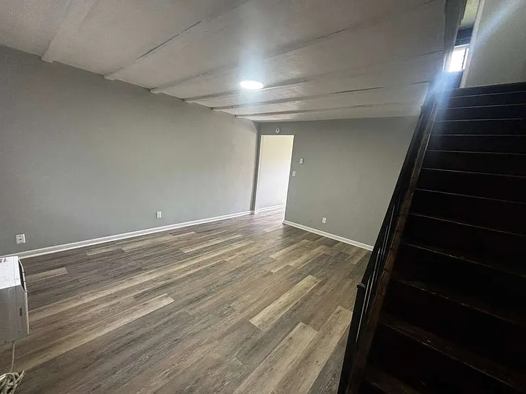 741 W Locust St #49 — Photo 3