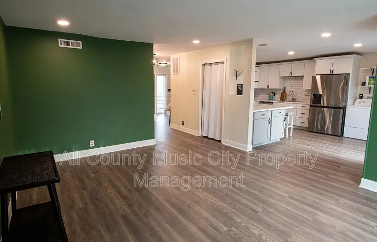 129 Hermitage Woods Dr — Photo 9
