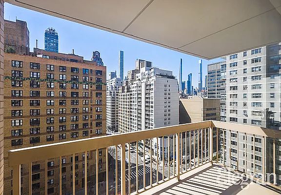 5th image of 200 E 69th St APT 12D