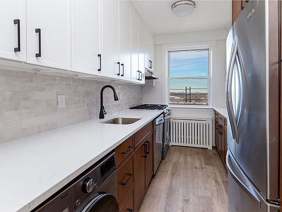 4th image of 3725 Henry Hudson Pkwy W Unit 12D
