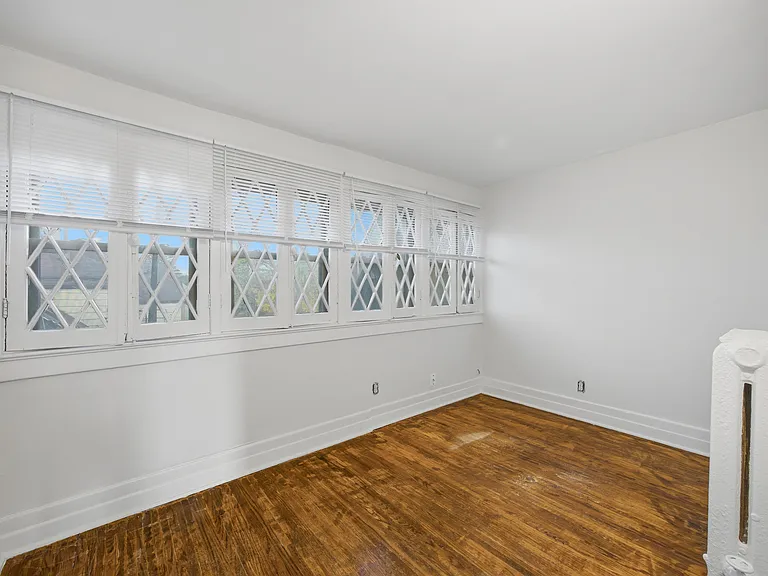 4 Canterbury Rd #3 — Photo 7