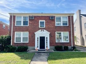 208 Breckinridge Ln, Louisville, KY
