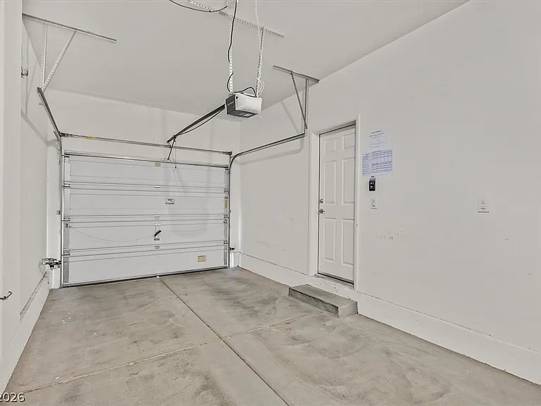 9599 Vega Carpio Ave — Photo 21