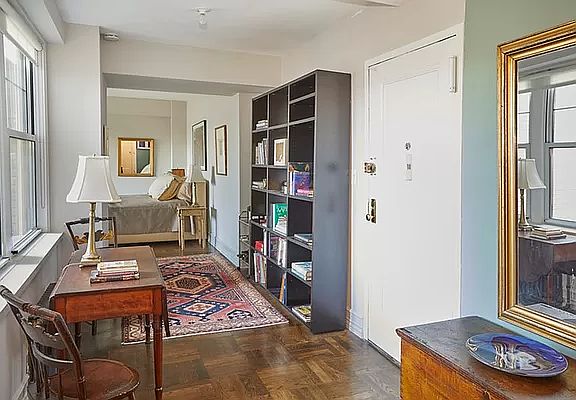 3rd image of 2 Horatio St APT 9N