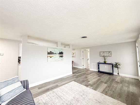 5th image of 10805 Fillmore Ave