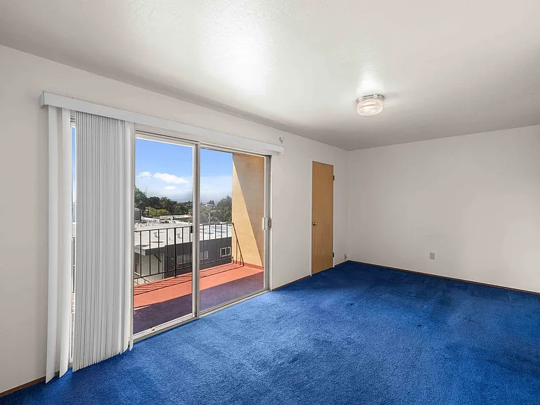 1920 Francisco LLC — Photo 10