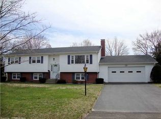 4 Indian Dr, Clinton, CT 06413