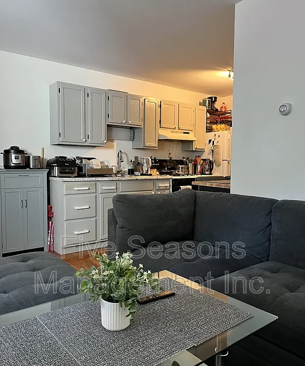 358-360 N Winooski Ave #1