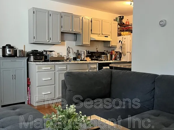 358-360 N Winooski Ave, Burlington, VT