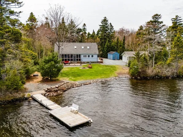 36 Alan Dr, Halifax, NS B0J 2L0
