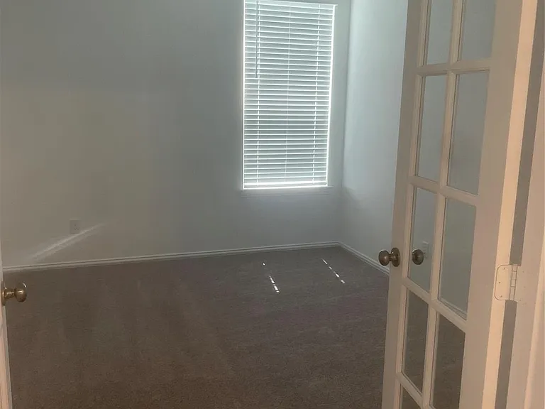 8111 Royal Palm Ct — Photo 12