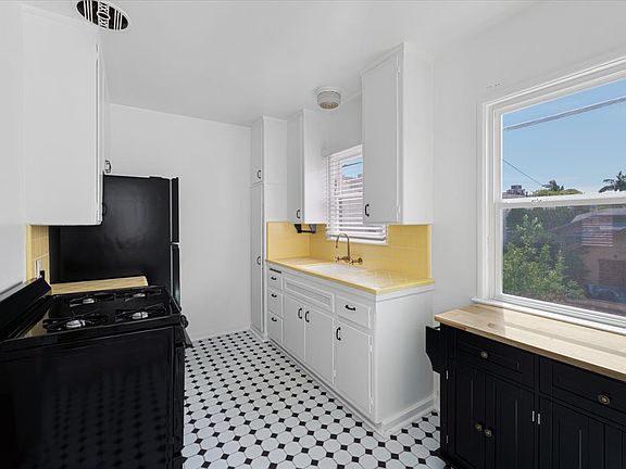 5th image of 1126 Chelsea Ave APT A
