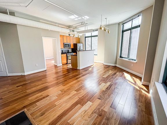 3rd image of 1201 N Garfield St APT 306