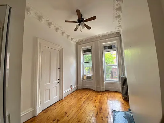 Rented by Realty Collective | media 20