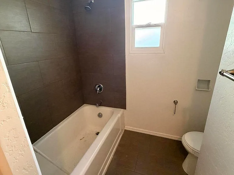 370 W Pima Ave — Photo 13