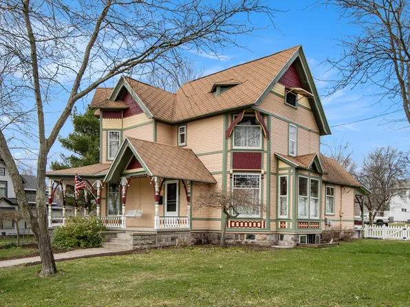 529 Avery St, Lowell, MI 49331