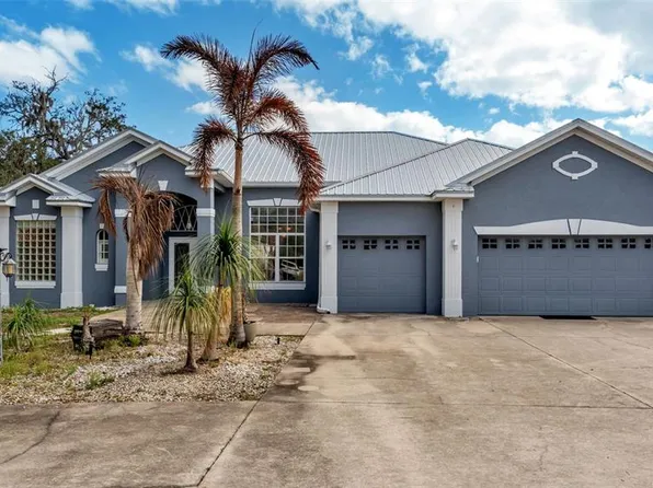 2664 Country Club Rd N, Winter Haven, FL 33881