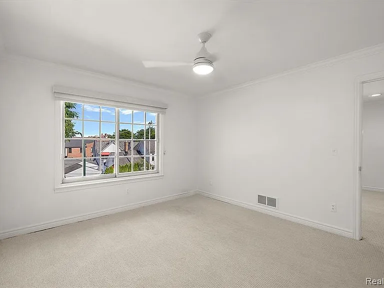 444 Chester St #420 — Photo 16