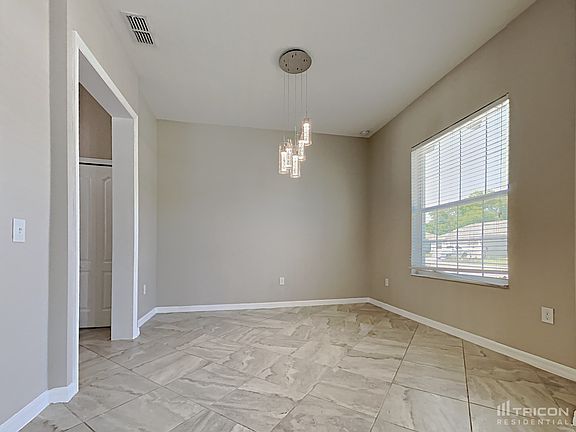 4th image of 221 Kissengen Park Dr