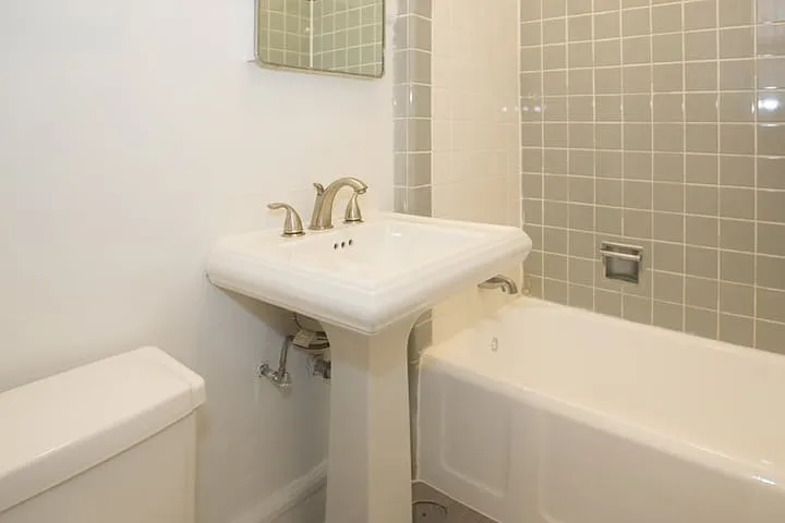 1358 E. 58th Street — Photo 16
