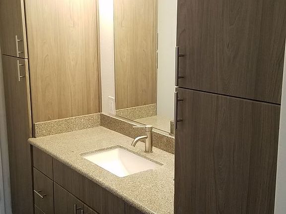 4th image of 4045 Mississippi St APT 1