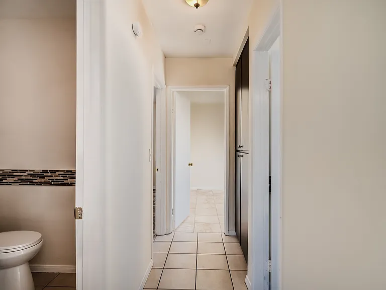 514 Grand Ave #D — Photo 9