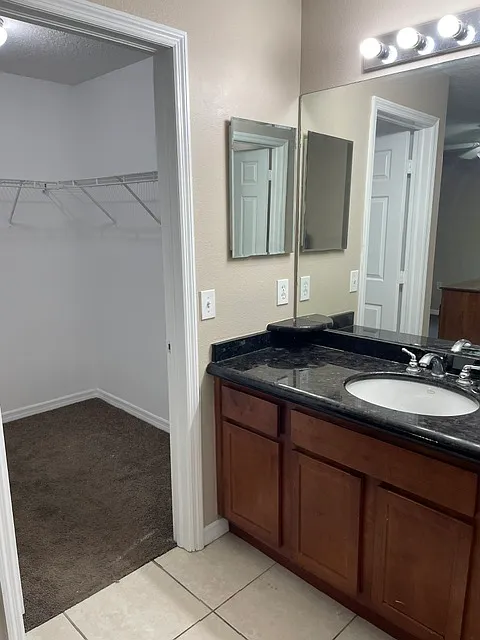 3 bed, 1756 sqft, $2,100 — Photo 3