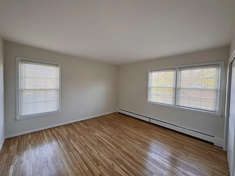 249 N Middletown Rd — Photo 4