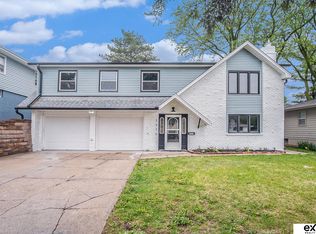 3976 Iowa St, Omaha, NE 68112