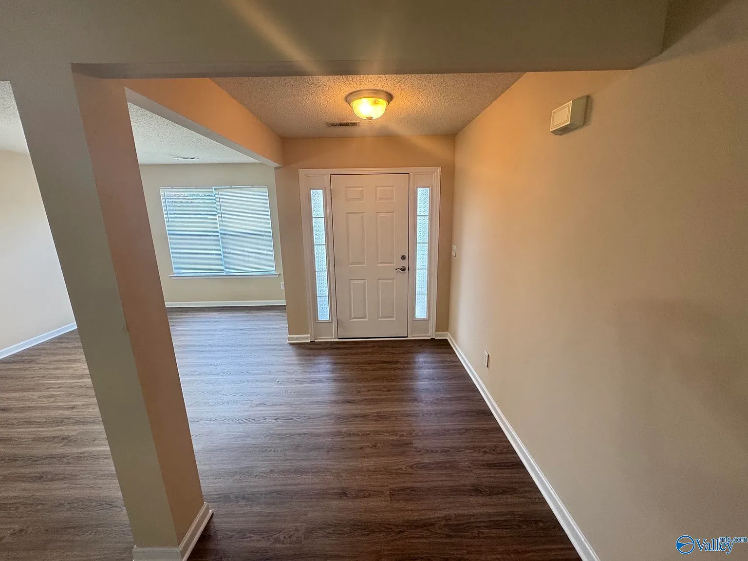 3 bed, 2.0 bath, 1734 sqft, $1,795 — Photo 4