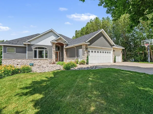 301 9th St SE, New Prague, MN 56071
