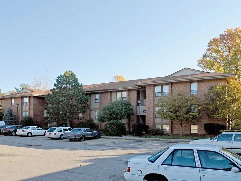 The Woodside Apartments - SPECIAL PROMOTIONS — Photo 10
