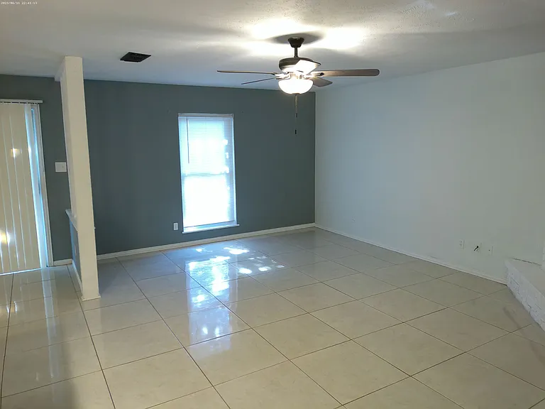5809 Maiden Ln — Photo 11