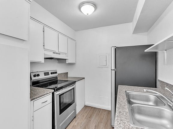 5th image of 2508 E Mesquite Ave APT 4