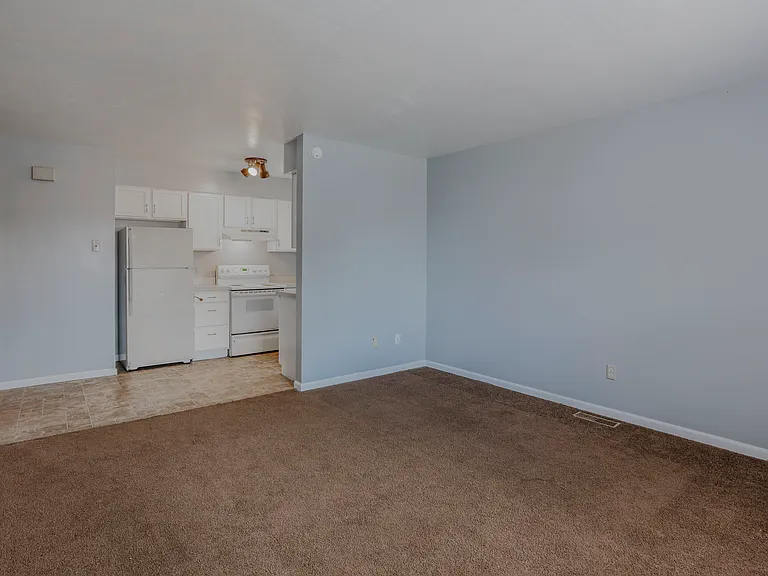 Tippecanoe Drive Apartments — Photo 30