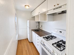 82 W Fourth Street, Lowell, MA 01850