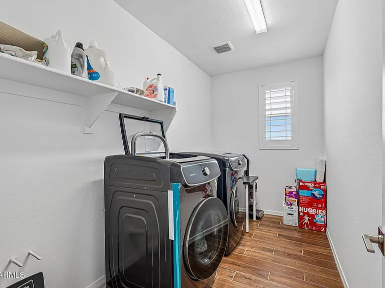 9019 W Denton Ln — Photo 34