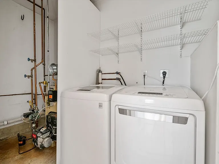 25 Gardners Ln — Photo 15