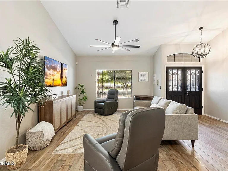 5559 W Aster Dr — Photo 5