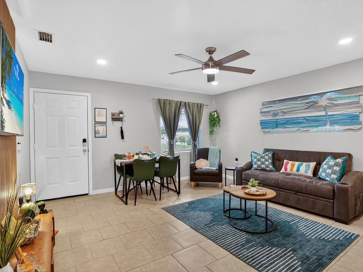 3 bed, 1126 sqft, $2,999 — Photo 3