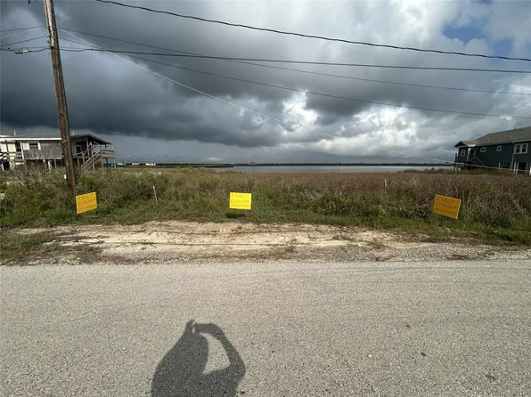 4418 Swan St, Hitchcock, TX 77563