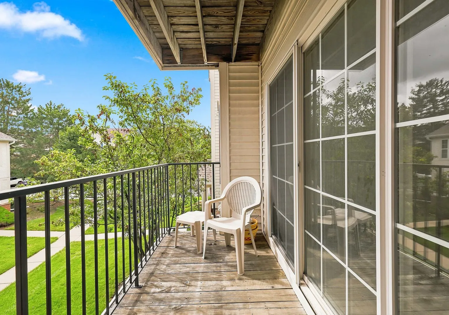 2 bed, 1100 sqft, $2,000 — Photo 3