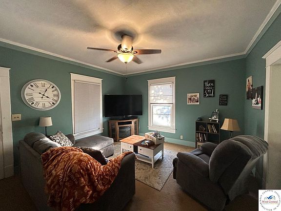 5th image of 204 W Grother St