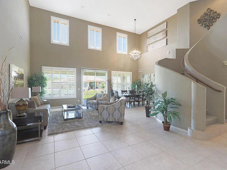 1740 W Bartlett Way — Photo 3