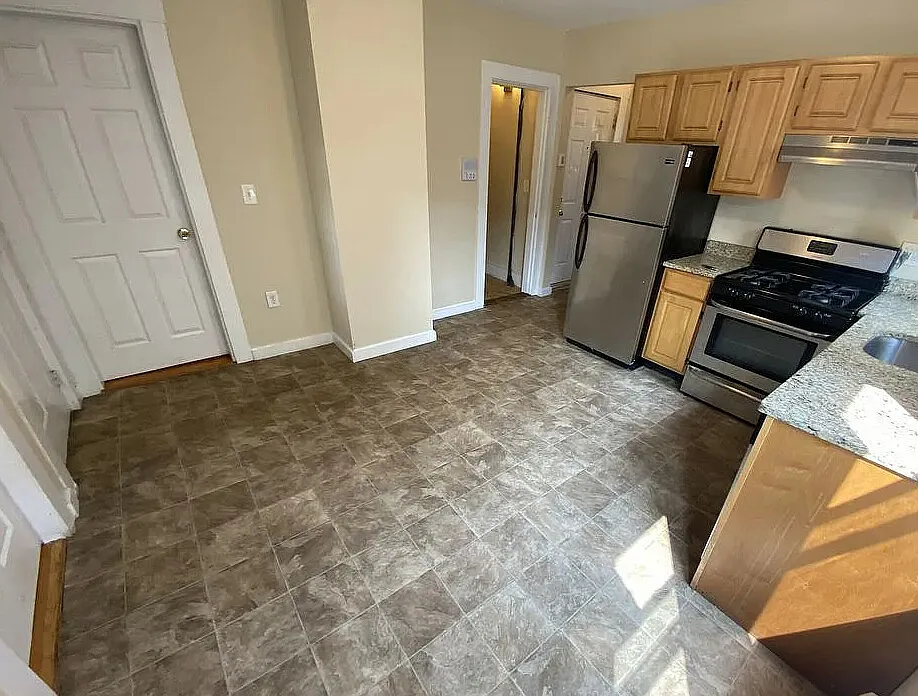 68 Middle St #2